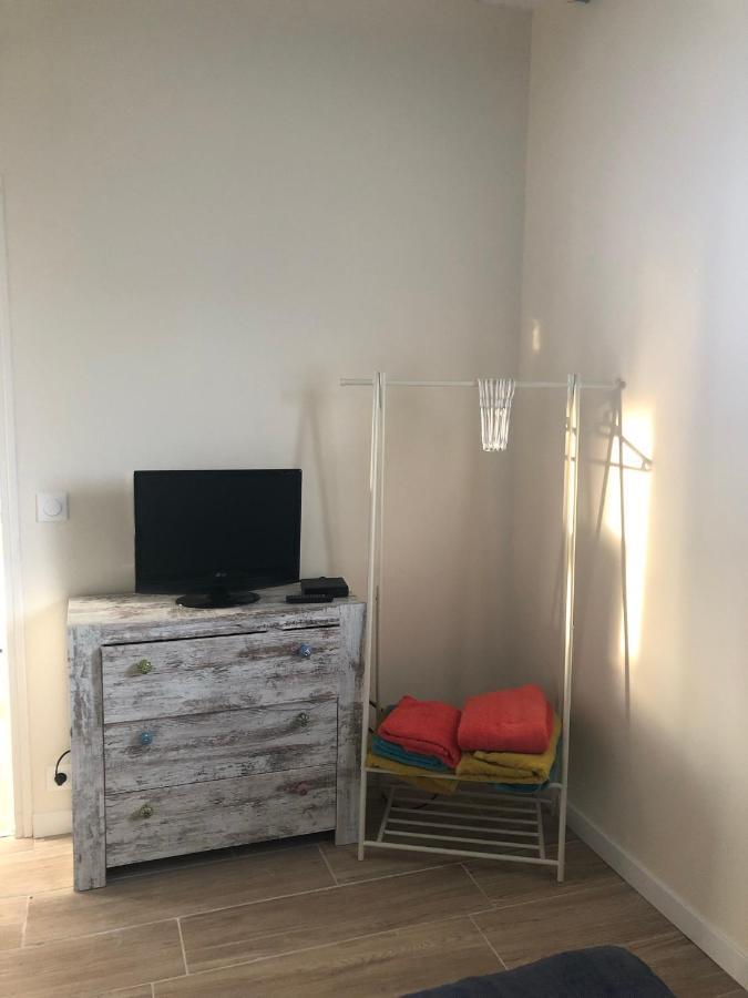Gite Independant 1 Chambre Prignac-et-Marcamps Bagian luar foto